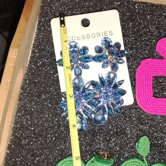 Large Earrings - Picture 9 of 13